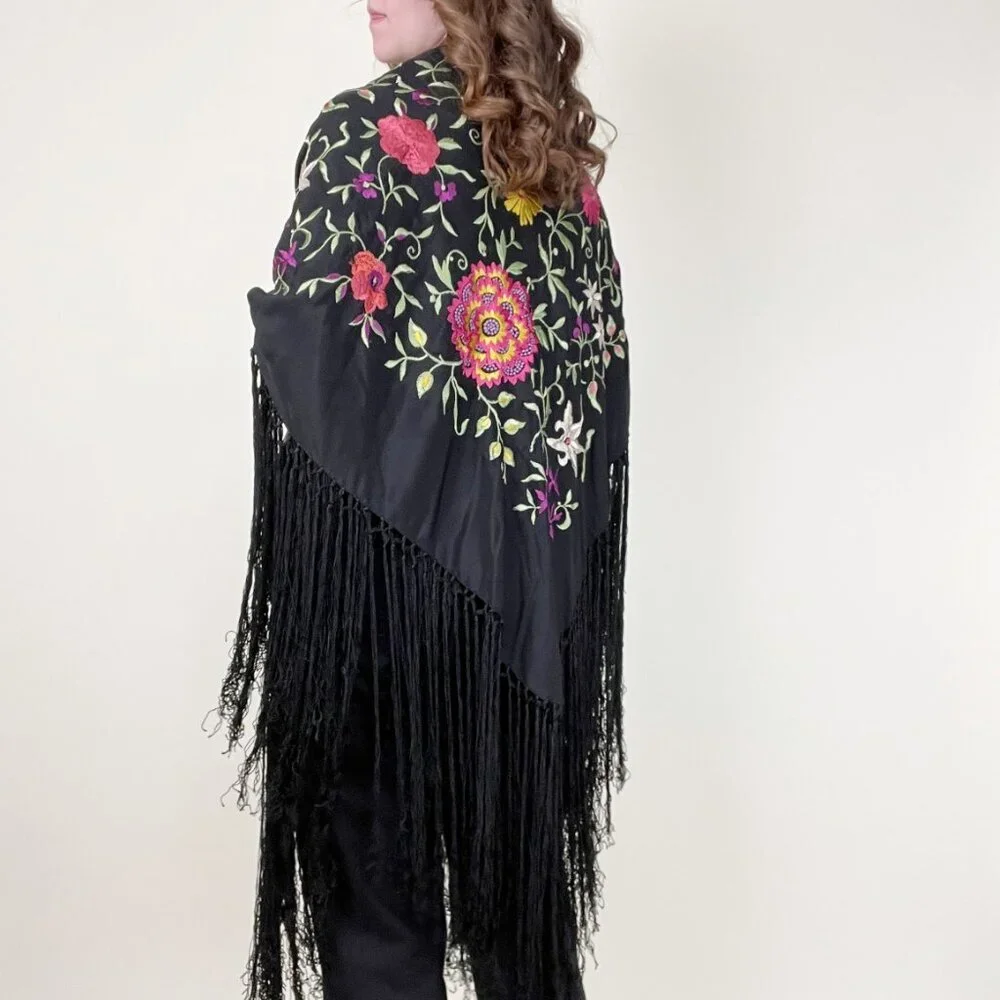 Vintage Piano Shawl Embroidered Floral Silk Fringe Witchy Boho Bohemian Manila - Picture 8 of 14